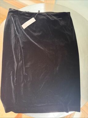 White House Black Market Black Velvet Pencil Skirt